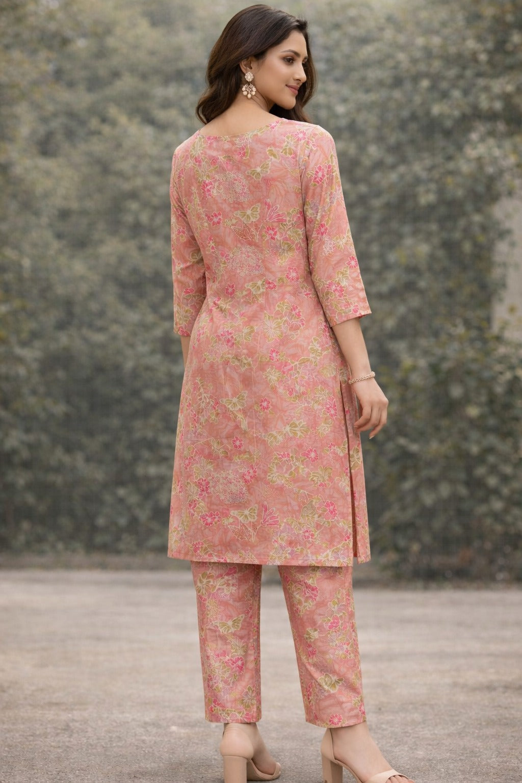 Elegant Pink Floral Printed Kurta Set for Women