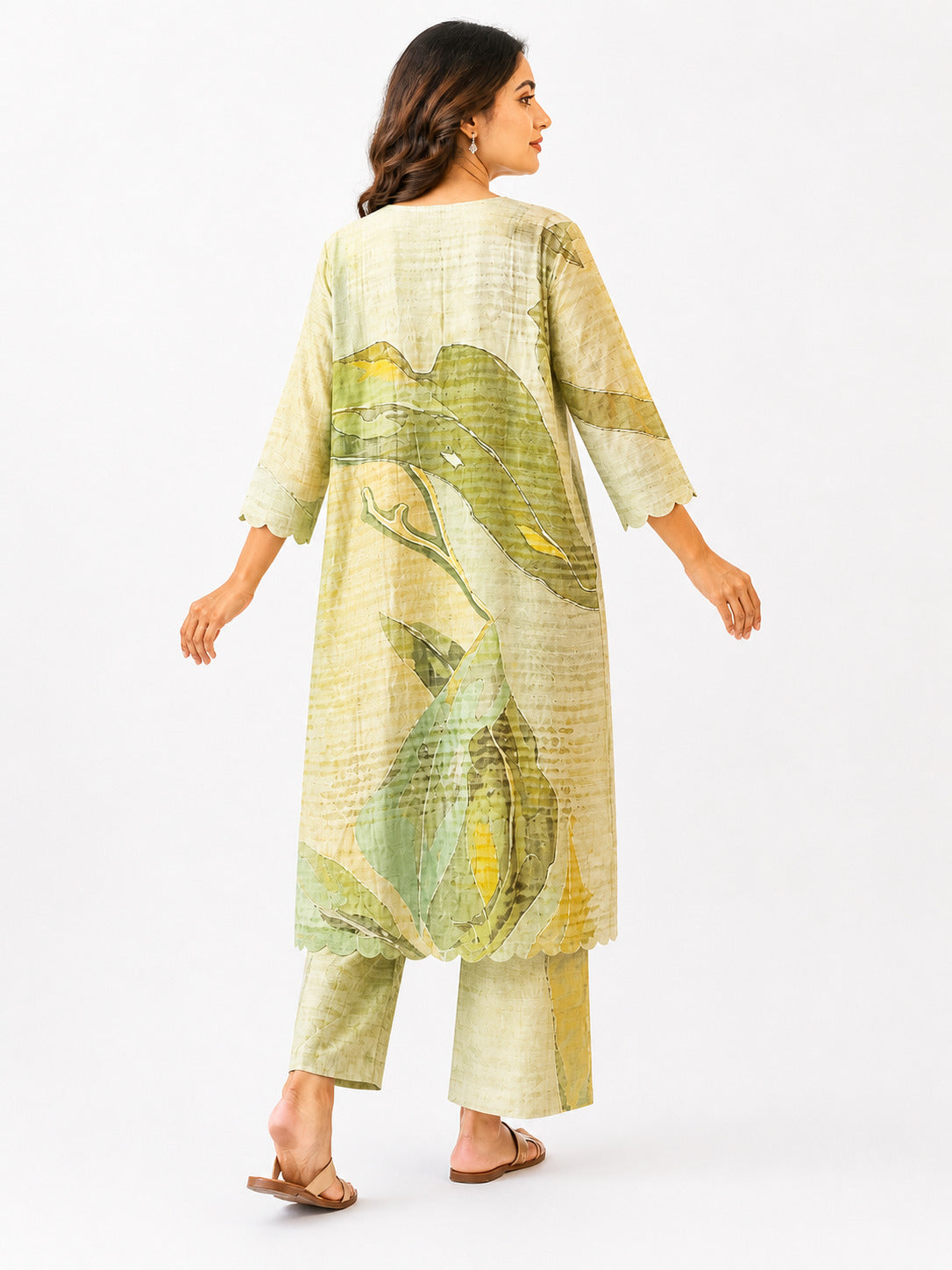 Elegant Pastel Printed Kurta Pant Set for Women – Scallop Neck Design