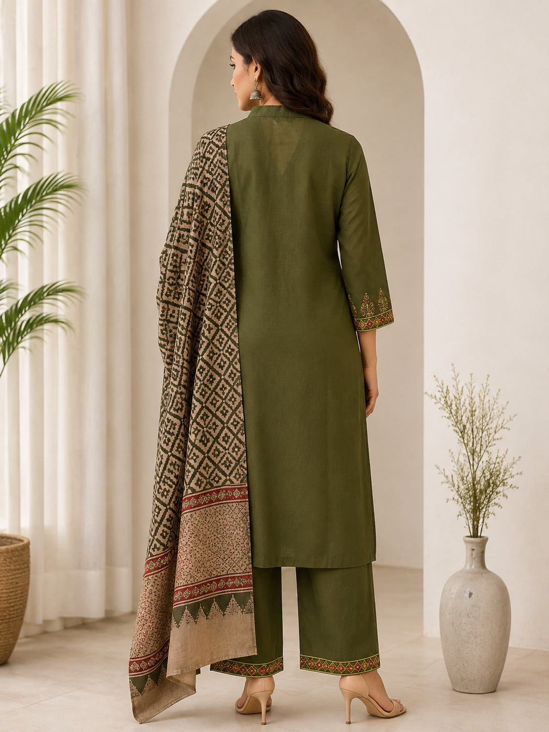 LA QAYARA Olive Green Ethnic Kurta Pant Set with Printed Dupatta