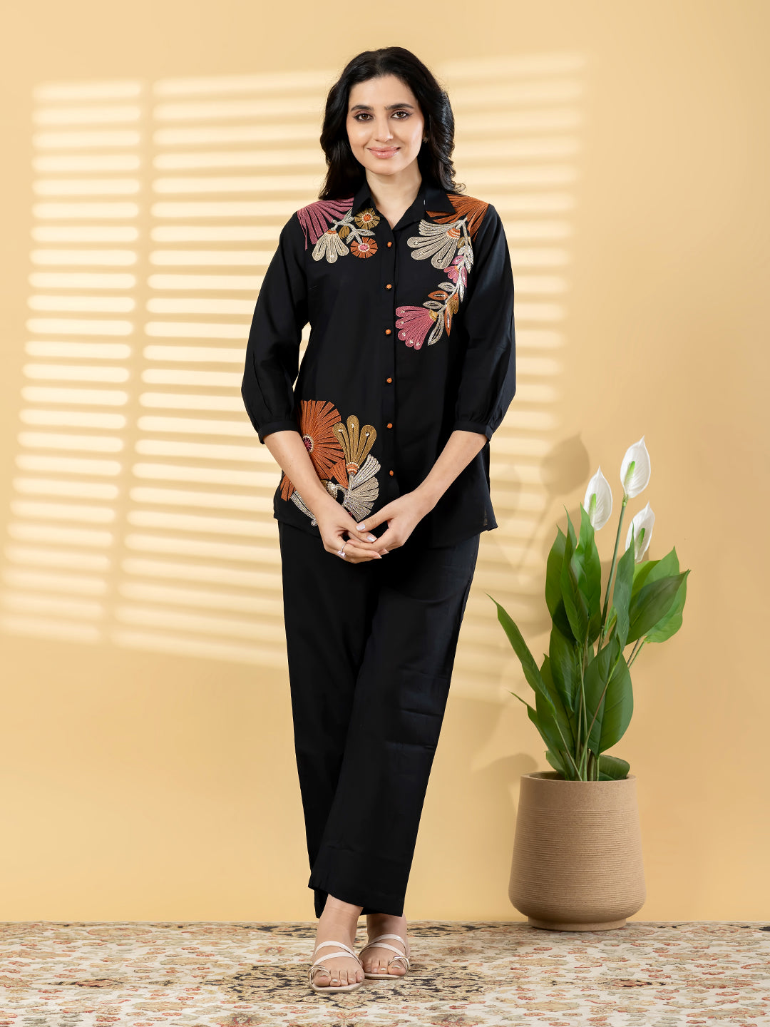 Black Embroidered Kurta Pant Set for Women with Floral Detailing