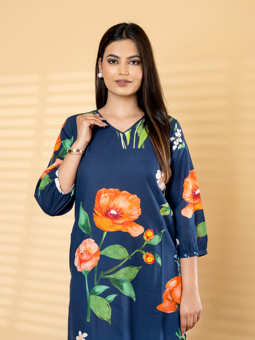 Women’s Navy Blue Floral Printed Kurta Set with Pants – Ethnic Wear