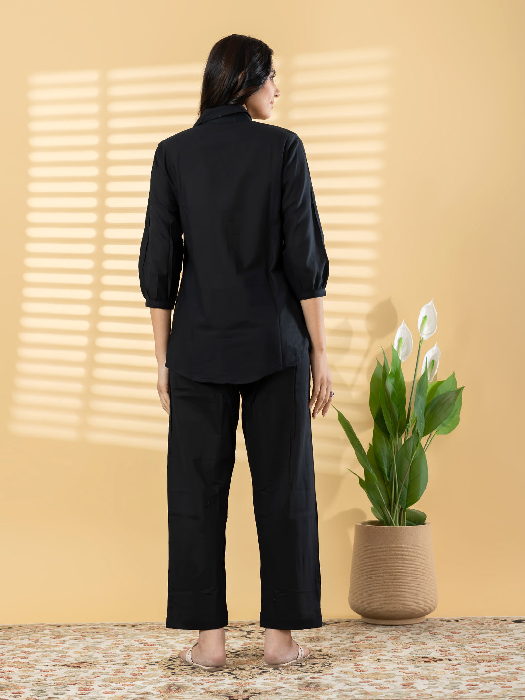 Black Embroidered Kurta Pant Set for Women with Floral Detailing
