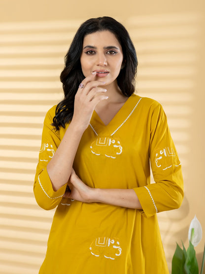 Women Yellow Printed Kurta with Pant Set | Straight Fit 3/4 Sleeve Ethnic Wear