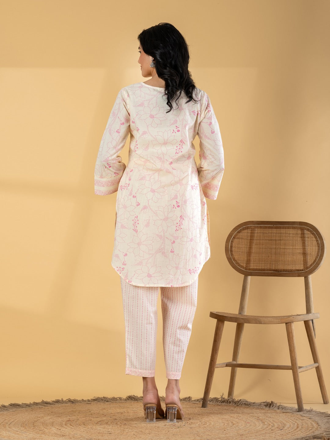 Women’s Beige Floral Printed Kurta Set with Straight Pants