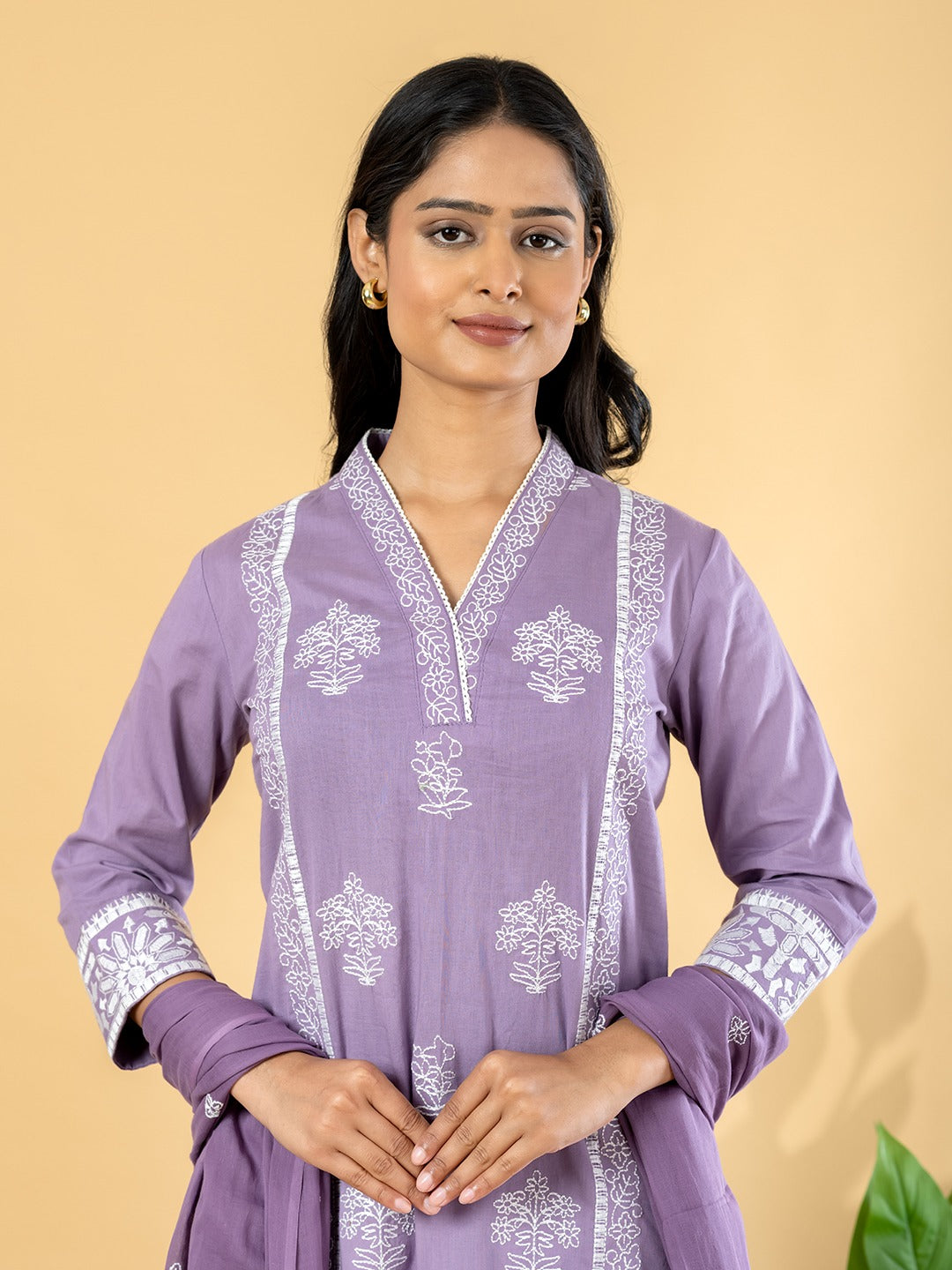 Elegant Lavender Embroidered Kurta Set with Sheer Dupatta – Women’s Ethnic Wear