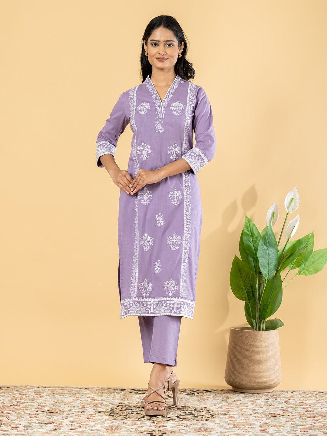 Elegant Lavender Embroidered Kurta Set with Sheer Dupatta – Women’s Ethnic Wear