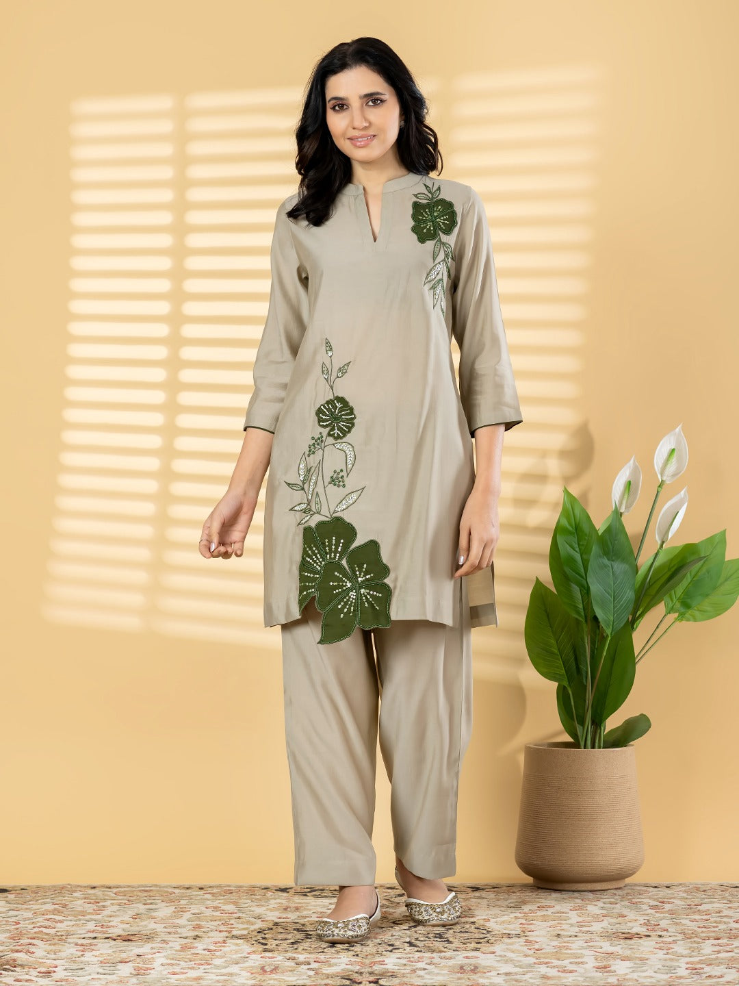 Beige Embroidered Kurta Set with Floral Appliqué & Straight Pants