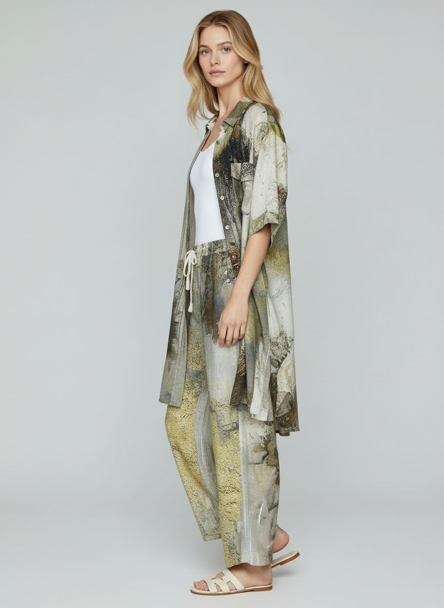Laqayara Women Abstract Print Co-Ord Set with Long Shirt & Straight Pants